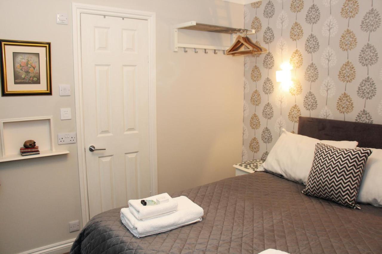 Cambridge House Room Only Accommodation For Adults Windermere Exteriör bild