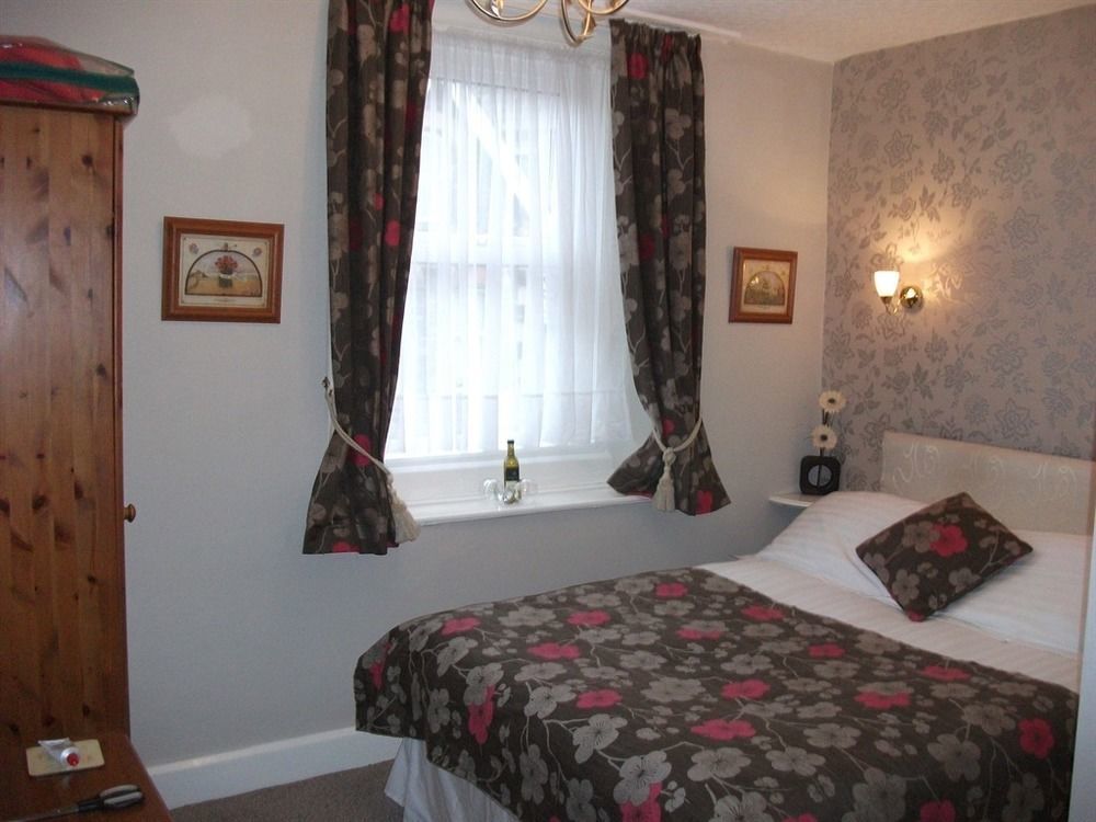 Cambridge House Room Only Accommodation For Adults Windermere Exteriör bild